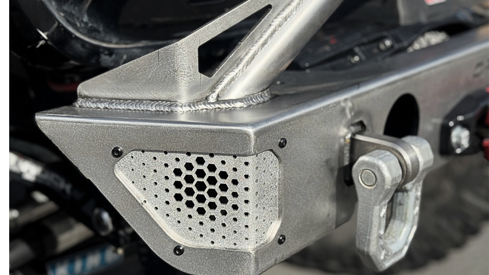 SPORT SERIES EVO FRONT BUMPER ON BLACK GLADIATOR CLOSE UP
